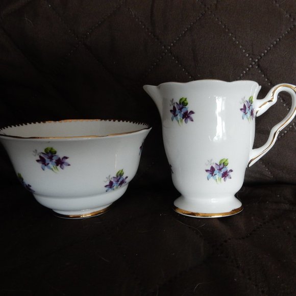 Royal Stafford bone china, cream &sugar - Picture 5 of 5